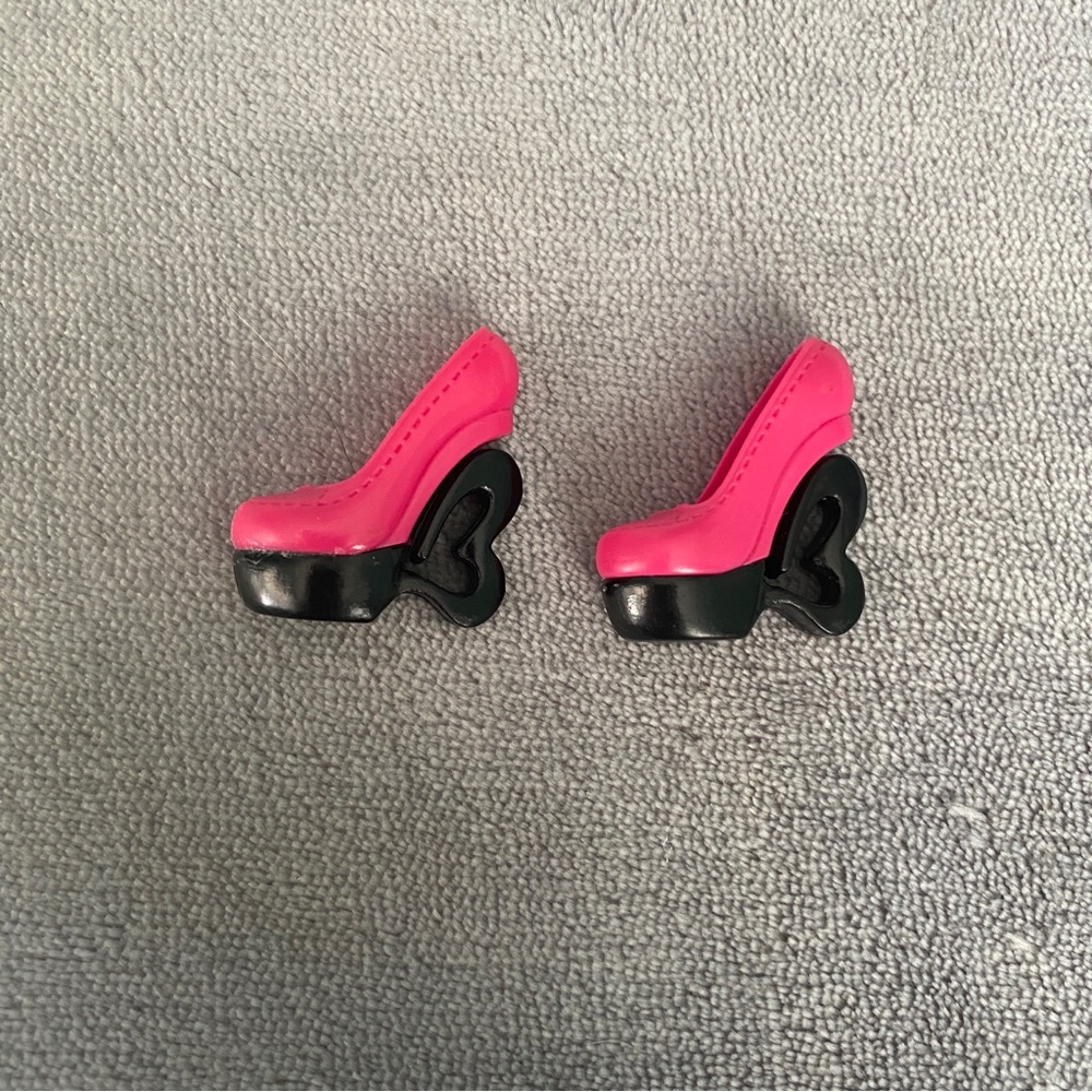 Monster high Draculaura Doll Hot Pink High Heel Shoes